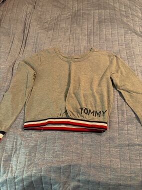 Tommy Hilfiger Light Gray Cropped Sweatshirt with Red White Navy Hem